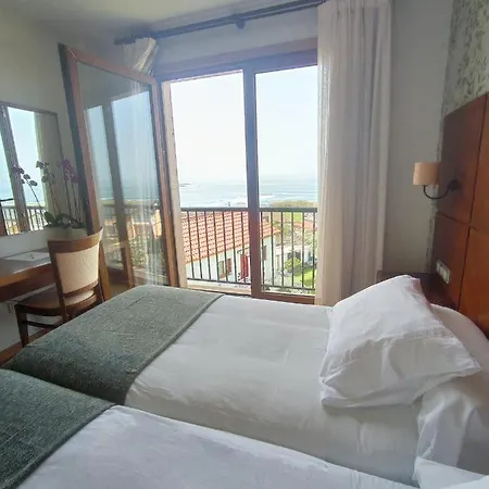 Hotel A Raiña Oia