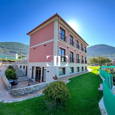 Hotel A Raiña 2*
