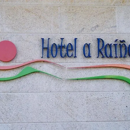 A Raina Oia
